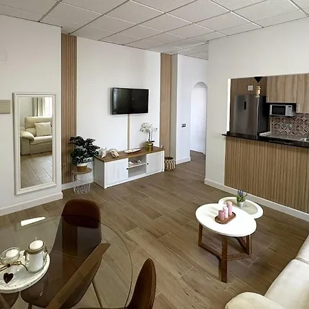Casa Con Terraza En * Fuengirola