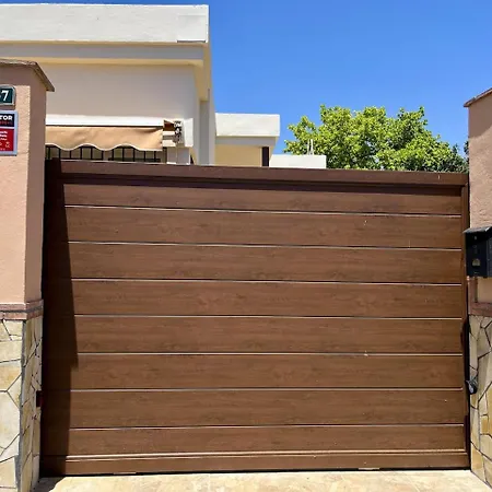 Casa Con Terraza En